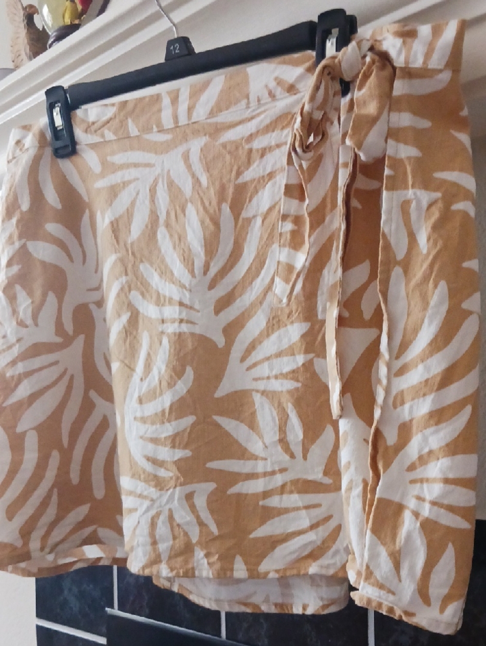 a new day Tan & White Tropical Leaf Mini Skirt Wrap
